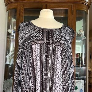 CLASSY GEOMETRIC DESIGN SHEER SLEEVELESS BLOUSE WITH MATCHING TANK UNDERLAY
